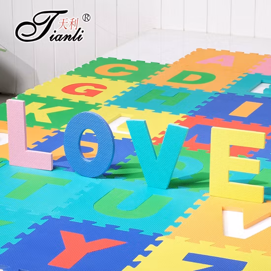 Neues Design zum Spielen im Freien, Wasserspielzeug, aufblasbare Erdbeer-Spritzmatte für Kinder